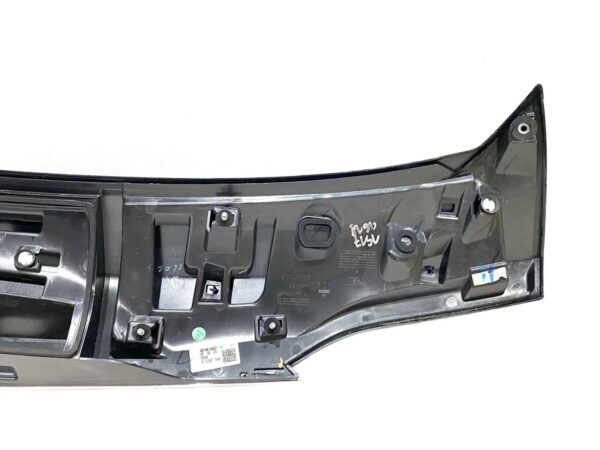 Maserati Levante / Trunk Spoiler Cover / Part Number: 670042733 - Image 8