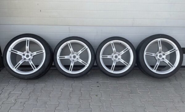 McLaren MP4-12C / 650S / Wheels Set / Size: 20-inch Front, 19-inch Rear - Image 3