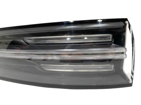 PORSCHE CAYENNE Rucklicht tail light rear LH nr 9Y0945095K WEISS WHITE 354173353200 2