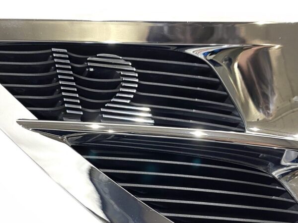 Bentley Continental GT / Left Grille (Left Vent Grill Fender) / Part Number: 3SD821273B - Image 3