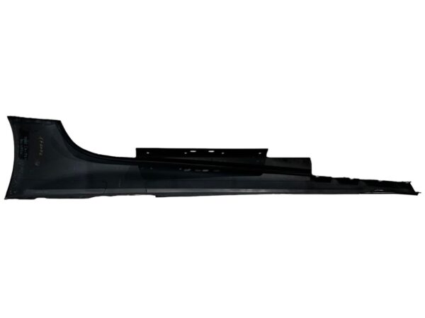 Ferrari California T / Side Skirt Trim / Left Side (LH) / Part Numbers: 85082600, 85153810 - Image 7