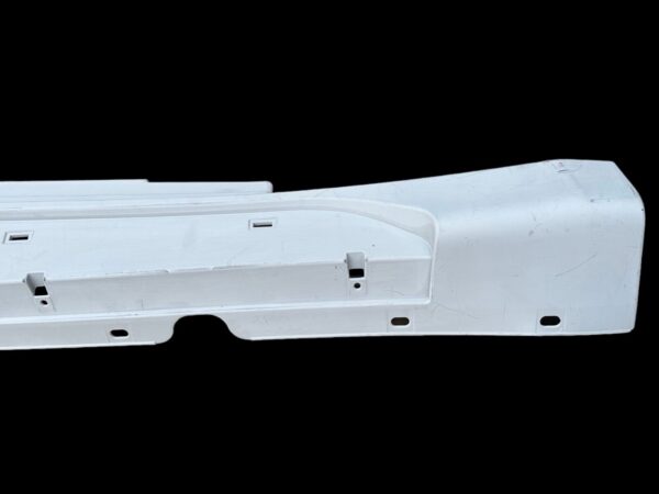 Maserati GranTurismo / Side Skirt Trim / Right Hand (RH) / Part Numbers: 83614900, 980145389 - Image 4