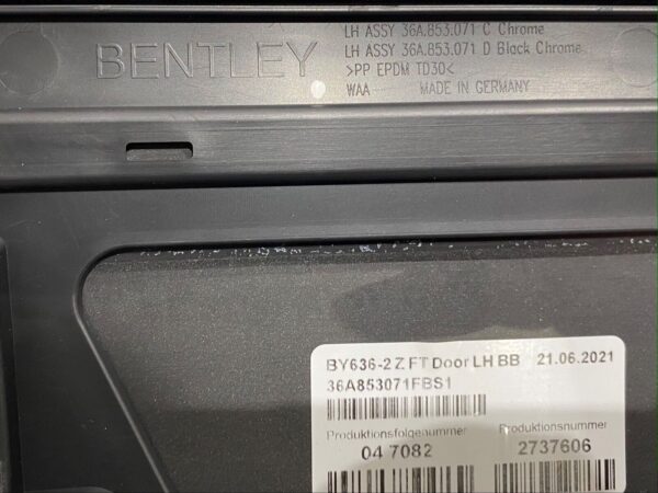 Bentley Bentayga W12 Speed / Left-Hand Door Panel Side Skirt / Part Number: 36A853071 - Image 8