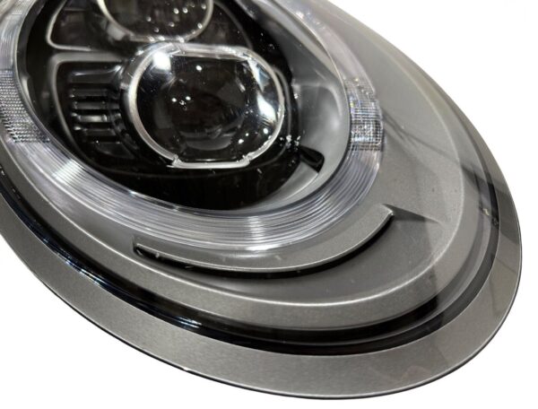 Porsche 991 / Right Headlight / Part Numbers: 99163117223, 7PP941329T - Image 4