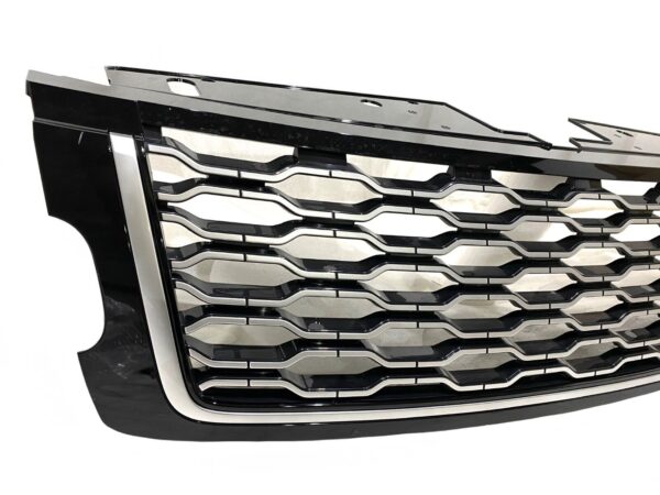 Range Rover Land Vogue Facelift / Front Grill / Part Number: JK52 8200 AC - Image 3