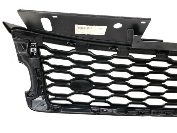 Range Rover Land Vogue Facelift / Front Grill / Part Number: JK52 8200 AC - Image 7