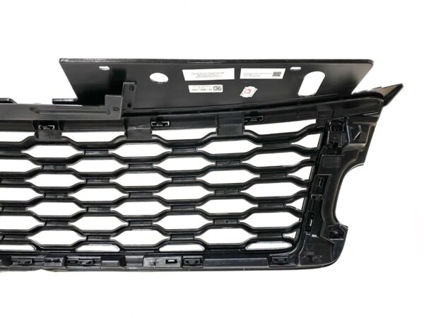 Range Rover Land Vogue Facelift / Front Grill / Part Number: JK52 8200 AC - Image 8