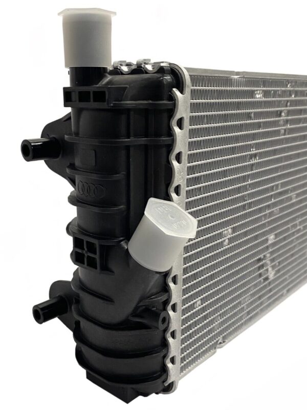 Lamborghini Huracan / Right-Hand Water Cooler Radiator / Part Number: 4S0121212B - Image 3