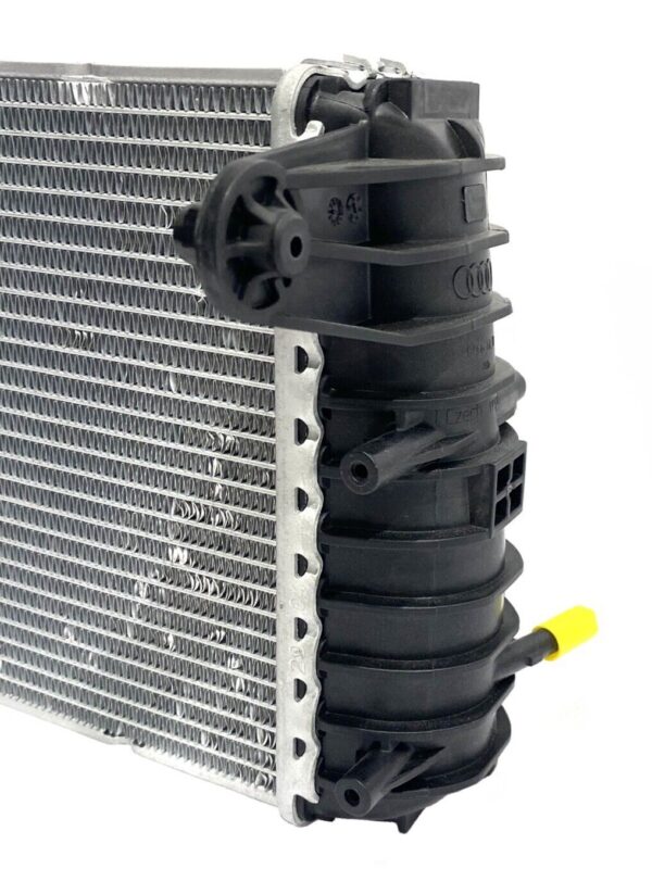 Lamborghini Huracan / Right-Hand Water Cooler Radiator / Part Number: 4S0121212B - Image 4