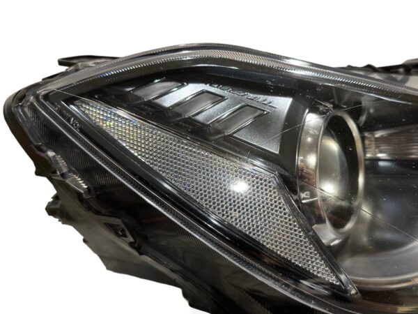 Maserati Ghibli / Right Headlight / Part Number: 670004658 - Image 3