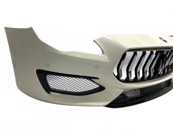 MASERATI QUATTROPORTE vorne Stosstange front bumper 67006650 354099626696 2