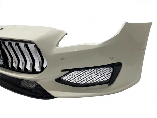 MASERATI QUATTROPORTE vorne Stosstange front bumper 67006650 354099626696 5