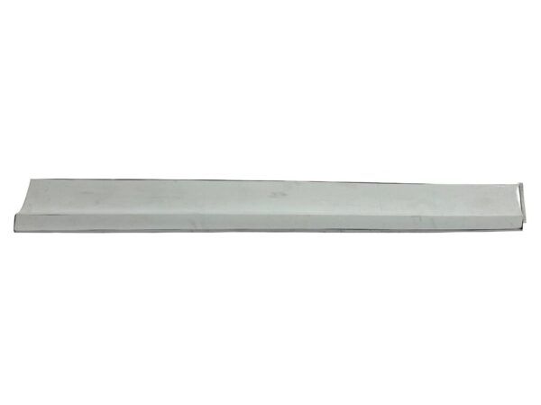 Porsche Cayenne / Front Right (RH) Door Panel Side Molding Trim / Part Number: 9Y0837096