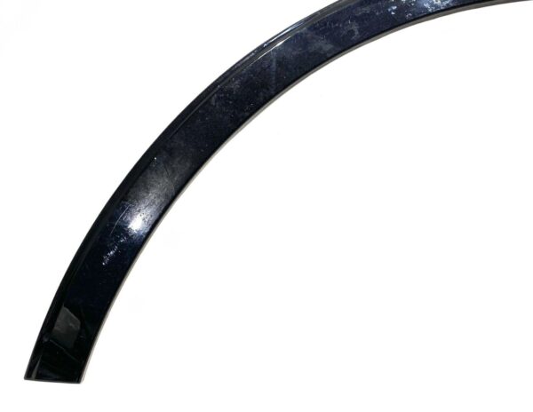 Bentley Bentayga / Front Left Wheel Trim Arch Moulding / Part Number: 36A853717F - Image 3