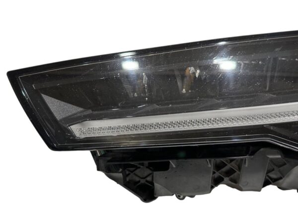 Lamborghini Urus / Left Headlight / Part Number: 4ML941035 - Image 3