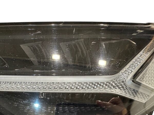 Lamborghini Urus / Left Headlight / Part Number: 4ML941035 - Image 5